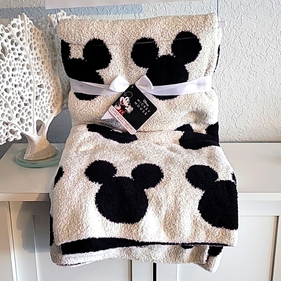 Disney Other - 🖤NWT🤍 Disney Mickey Super Soft Throw Blanket
